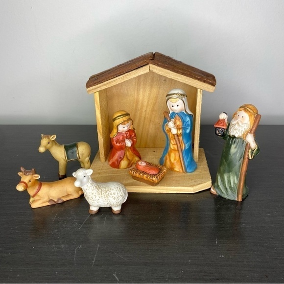 Vintage Home For The Holidays Wood Crèche & Porcelain Nativity Set, Complete - Picture 2 of 12